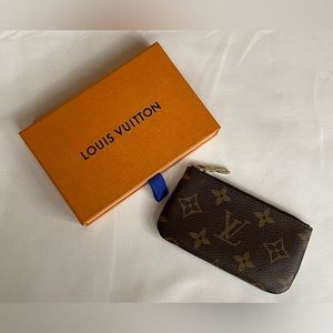 🇫🇷 NWT Authentic Louis Vuitton Monogram Key Pouch